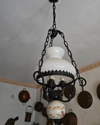 Lampadario Vintage Struttura in ferro battuto nero