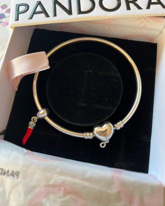 Bracciale Pandora rigido FOREVER LOVE