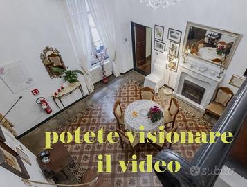 Attività / Licenza di 135 m² a Albenga