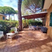 A 60 mt. dalla spiaggia con giardino attrezzato