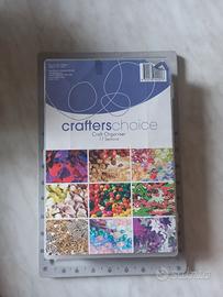 Perline creazione gioielli e piano di lavoro 