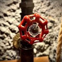 Lampada da tavolo di design, fatta a mano in stile