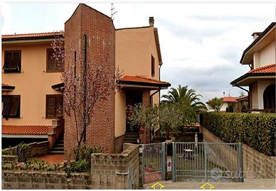 CECINA CITTA' Ladronaia, 4/5vani garage e taverna