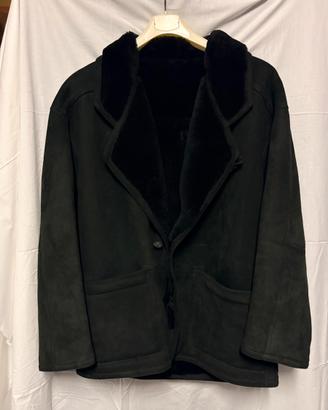 Montone nero taglio sartoriale