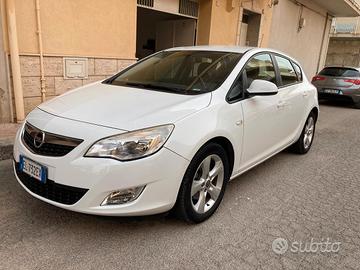 OPEL Astra 4ª serie - 2012