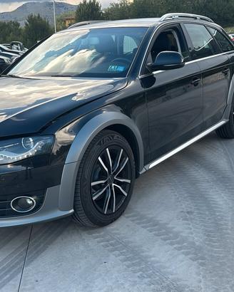 RICAMBI AUDI A4 2.0 2010 CAH - CARROZZERIA,INTERNI