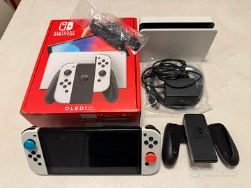 Nintendo Switch OLED con accessori + custodia