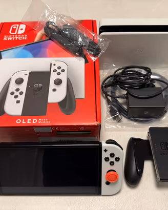 Nintendo Switch OLED con accessori + custodia