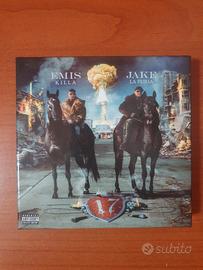 17 Emis Killa & Jake la Furia Deluxe Edition