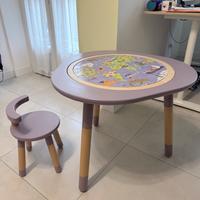 Tavolo MUtable con sedia, puzzle e tavole da gioco