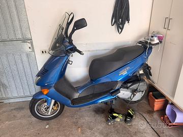 Scuter aprilia Leonardo 150