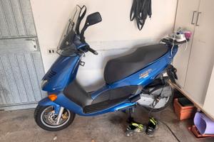 Scuter aprilia Leonardo 150