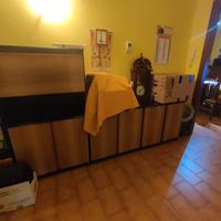 porzione di mobile di salottto