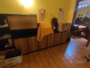 porzione di mobile di salottto