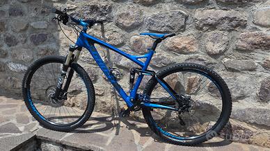 Mountain bike enduro full Ghost 