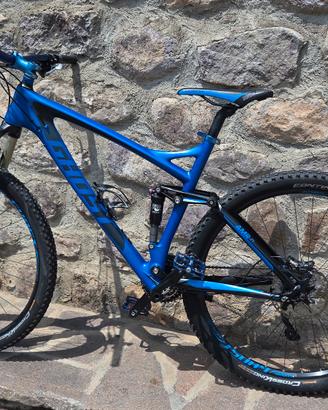 Mountain bike enduro full Ghost 