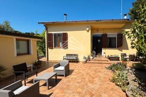 Casa Singola con Giardino immersa nel verde