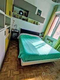 Letto moderno in legno con LED/ testiera imbottit