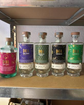 Bottiglie gin doa vuote