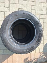 Gomme invernali  Nexen winguard sport 2,215/65R16 