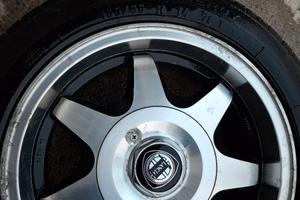 gomme 2 più 4 cerchi  lancia 