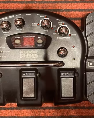 Line 6 Floor Pod Multieffetto per chitarra.