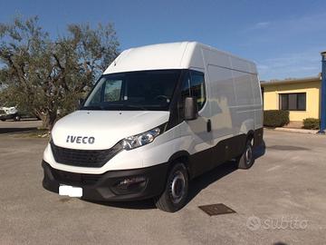 Iveco Daily 35s14 2.3hpt Furgone di serie - 2021