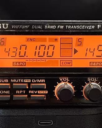 YAESU FT 4700 RH Ricetrasmettitore bibanda VHF UHF