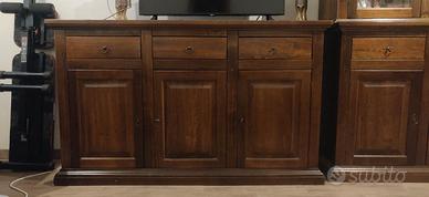 Mobili in legno massello in stile rustico
