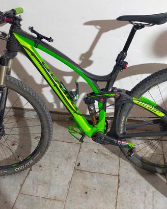 Mountain bike niner full carbon biammortizzata 
