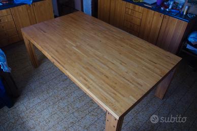 Tavolo in legno lamellare con telaio metallico