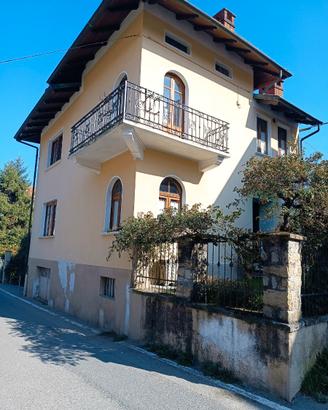 Stupenda villa stile liberty in centro a Coazze
