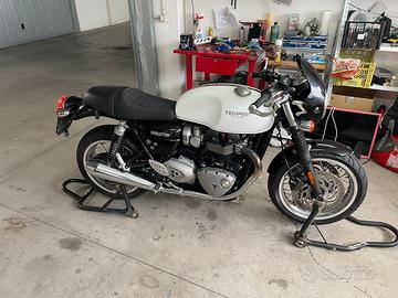 Triumph thruxton 1200
