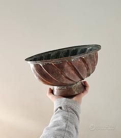 Stampo/vaso antico in rame