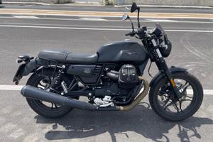 Moto Guzzi V7 III Stone Abs