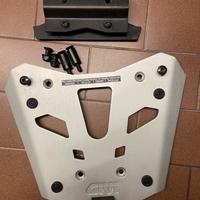 Piastra Givi x top case montata su bmw Rt 1200