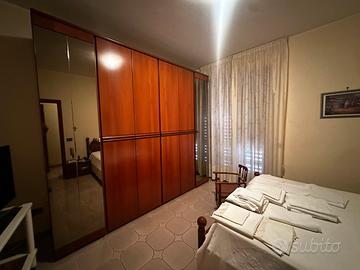 Armadio camera da letto 6 ante con cassetti intern