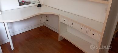 Scrivania su misura di legno bianco