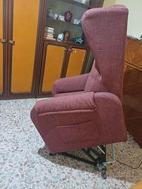 Poltrona reclinabile  a motore .