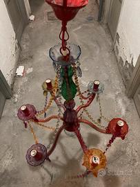 Lampadario in plastica colorata