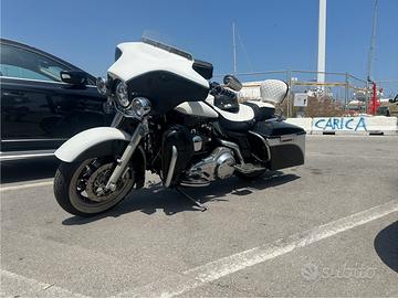 Harley Davidson electra glide ultra Classic shrine