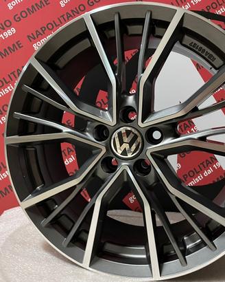 Cerchi Golf Scirocco Passat Tiguan Tcross 17 polli