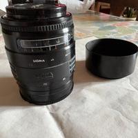 Obiettivo Sigma 28/70 f 3,5-4,5 con tappi e paralu