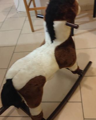 cavallo a dondolo 