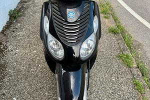 Scooter Piaggio carnaby 250