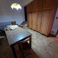 Mobili e macchina da cucire singer