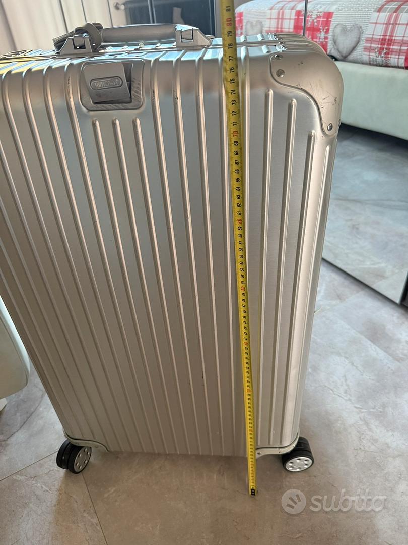 Valigia rimowa in alluminio da stiva usata 3 volte - Abbigliamento e ...