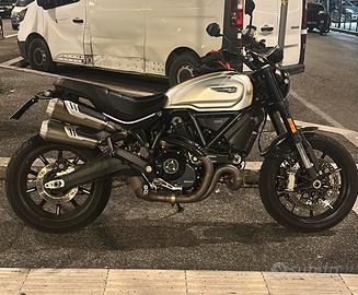Moto Ducati Scrambler 1100 pro