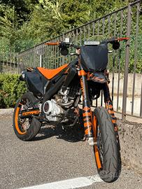 Vent 125 Motard 2020 con blocco scalvini.