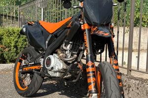 Vent 125 Motard 2020 con blocco scalvini.